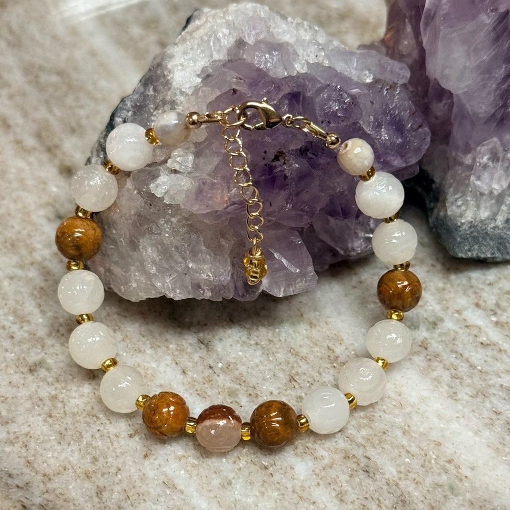 Gold-Filled Carved Agate Beads Adjustable Bracelet